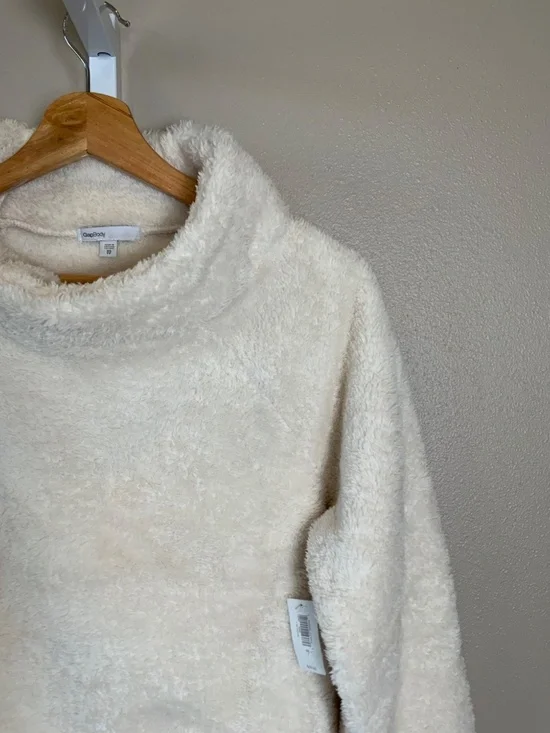 GAP Body Sherpa Mock-Neck Popover Kangaroo Pocket Sweatshirt - Picture 4 of 16
